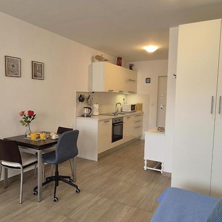 Studio Apartment Romana Спліт Екстер'єр фото